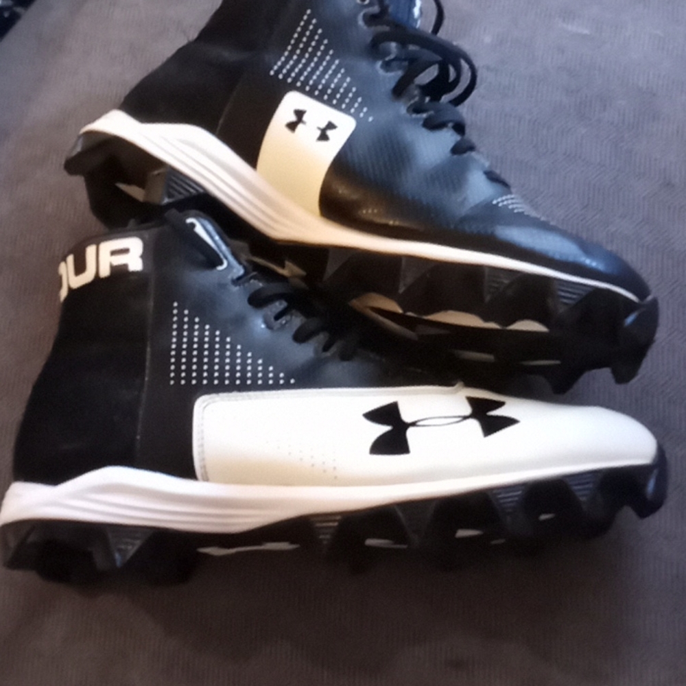 Cleats - Picture 2 of 4